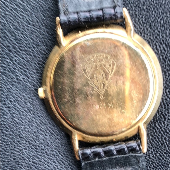 Vintage 1980s UNISEX Gucci watch - Picture 3 of 3